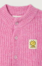 Laden Sie das Bild in den Galerie-Viewer, Stickcardigan East Bubble-Pink Meliert