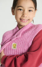 Laden Sie das Bild in den Galerie-Viewer, Stickcardigan East Bubble-Pink Meliert