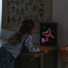 Laden Sie das Bild in den Galerie-Viewer, Kidyneon Fädelbild Prinzessin