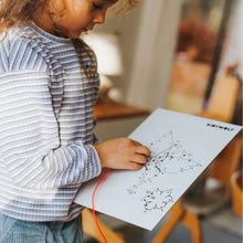 Laden Sie das Bild in den Galerie-Viewer, Kidyneon Fädelbild Prinzessin