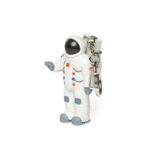 Laden Sie das Bild in den Galerie-Viewer, Astronaut Schlüsselanhänger