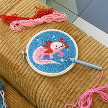 Laden Sie das Bild in den Galerie-Viewer, Axolotl Punch Needle Set