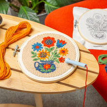 Laden Sie das Bild in den Galerie-Viewer, Blumenstrauss Punch Needle Set