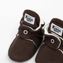 Laden Sie das Bild in den Galerie-Viewer, Booties Gamuza Gripper Chocolate