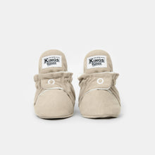 Laden Sie das Bild in den Galerie-Viewer, Booties Gamuza Classic Ivory