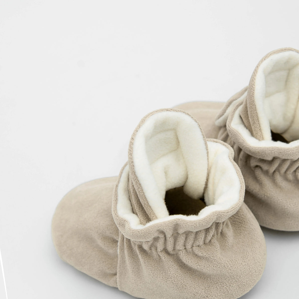 Booties Gamuza Gripper Ivory