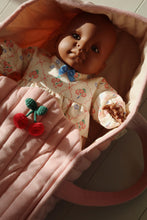 Laden Sie das Bild in den Galerie-Viewer, Puppenbett Lulu Cherry