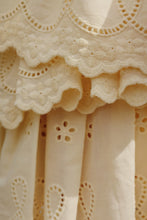 Laden Sie das Bild in den Galerie-Viewer, Posey Top Cloud Cream
