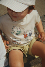 Laden Sie das Bild in den Galerie-Viewer, Famo T-Shirt Almond Milk Kick-it