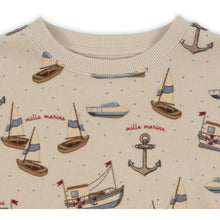 Laden Sie das Bild in den Galerie-Viewer, Itty T-Shirt Sail Away