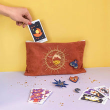 Laden Sie das Bild in den Galerie-Viewer, DIY Set Stickdesign Astro