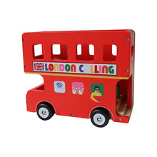 Laden Sie das Bild in den Galerie-Viewer, London Bus mit Figuren