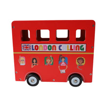 Laden Sie das Bild in den Galerie-Viewer, London Bus mit Figuren
