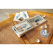 Laden Sie das Bild in den Galerie-Viewer, Addie Erinnerungsbuch Whale Blue