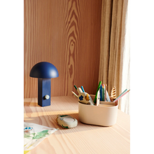 Laden Sie das Bild in den Galerie-Viewer, Hyppolite Tragbare Lampe Indigo Blue