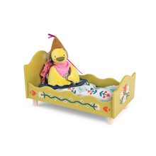 Laden Sie das Bild in den Galerie-Viewer, Minouchkas Bett
