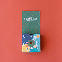 Laden Sie das Bild in den Galerie-Viewer, Strawberries Tiny Spiel
