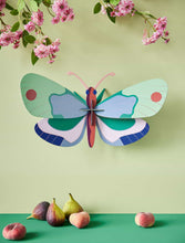 Laden Sie das Bild in den Galerie-Viewer, Mint Forest Butterfly