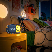 Laden Sie das Bild in den Galerie-Viewer, Dreamy Clock SMILEY WORLD® blau