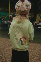 Laden Sie das Bild in den Galerie-Viewer, Lou Sweatshirt Einhorn winter pear
