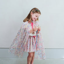 Laden Sie das Bild in den Galerie-Viewer, Rainbow Hearts Cape