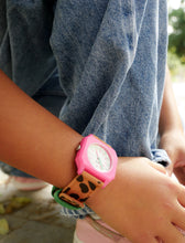 Laden Sie das Bild in den Galerie-Viewer, Kinder Armbanduhr Leopard