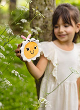 Laden Sie das Bild in den Galerie-Viewer, Flauschiger Frühlingsfreund