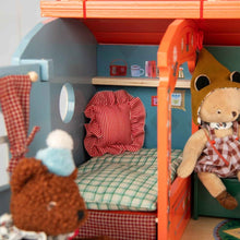 Laden Sie das Bild in den Galerie-Viewer, Minouchkas Wohnwagen