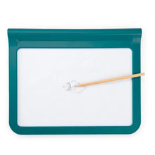 Laden Sie das Bild in den Galerie-Viewer, Beleuchtete Zeichentafel Kidywolf x Moulin Roty