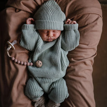 Laden Sie das Bild in den Galerie-Viewer, Chunky Knit Baby Beanie Light Mint
