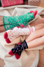 Laden Sie das Bild in den Galerie-Viewer, Mini Claus Socken