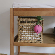 Laden Sie das Bild in den Galerie-Viewer, Schnullerbox Radieschen &quot;Ramona the Radish&quot;