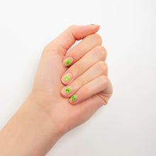 Laden Sie das Bild in den Galerie-Viewer, Nagelsticker Glow Party