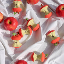 Laden Sie das Bild in den Galerie-Viewer, Zahnungshilfe Apfel "Pepa the Apple"