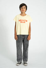 Laden Sie das Bild in den Galerie-Viewer, T-Shirt Light yellow Beach Bar