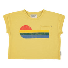 Laden Sie das Bild in den Galerie-Viewer, T-Shirt Yellow Wave Print