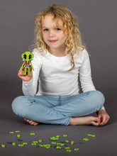 Laden Sie das Bild in den Galerie-Viewer, Mini Bausteine &quot;Alien&quot;