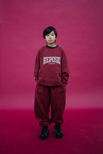Laden Sie das Bild in den Galerie-Viewer, Raglan Sweater Royal Burgundy