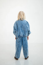 Laden Sie das Bild in den Galerie-Viewer, Schlupfjeans No sweat pant acid blue