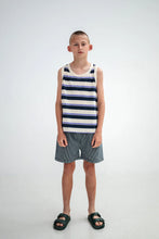 Laden Sie das Bild in den Galerie-Viewer, No Sweat Short blue stripe