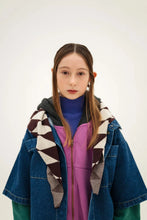 Laden Sie das Bild in den Galerie-Viewer, Triangle Knit Schal chocolate twist