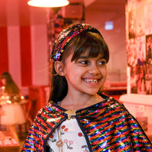 Laden Sie das Bild in den Galerie-Viewer, Rainbow Pailletten Cape