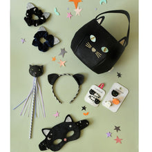 Laden Sie das Bild in den Galerie-Viewer, Stripy Black Cat Zauberstab