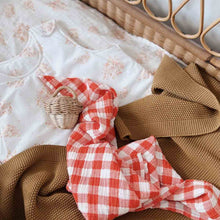 Laden Sie das Bild in den Galerie-Viewer, Mini Swaddle Bianca "Vichy Tomato"