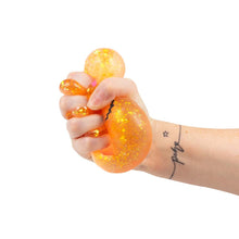 Laden Sie das Bild in den Galerie-Viewer, Glow in the dark Squishy Ghost