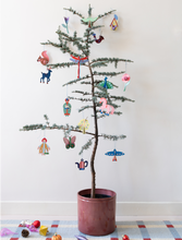 Laden Sie das Bild in den Galerie-Viewer, Northern Tales Ornament "The Story Tree"