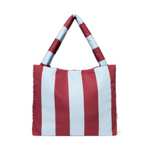 Laden Sie das Bild in den Galerie-Viewer, Mombag Puffy Bordeauxrot/Hellblau Bold Stripe