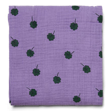 Laden Sie das Bild in den Galerie-Viewer, Purple Clover Swaddle Large