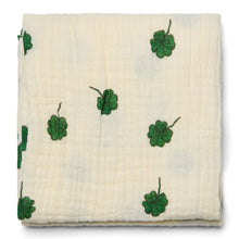 Laden Sie das Bild in den Galerie-Viewer, White Clover Swaddle Small