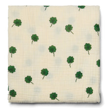 Laden Sie das Bild in den Galerie-Viewer, White Clover Swaddle Large